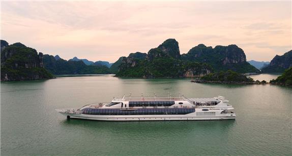 Tour du lịch Hạ Long trên du thuyền Paradise Delight